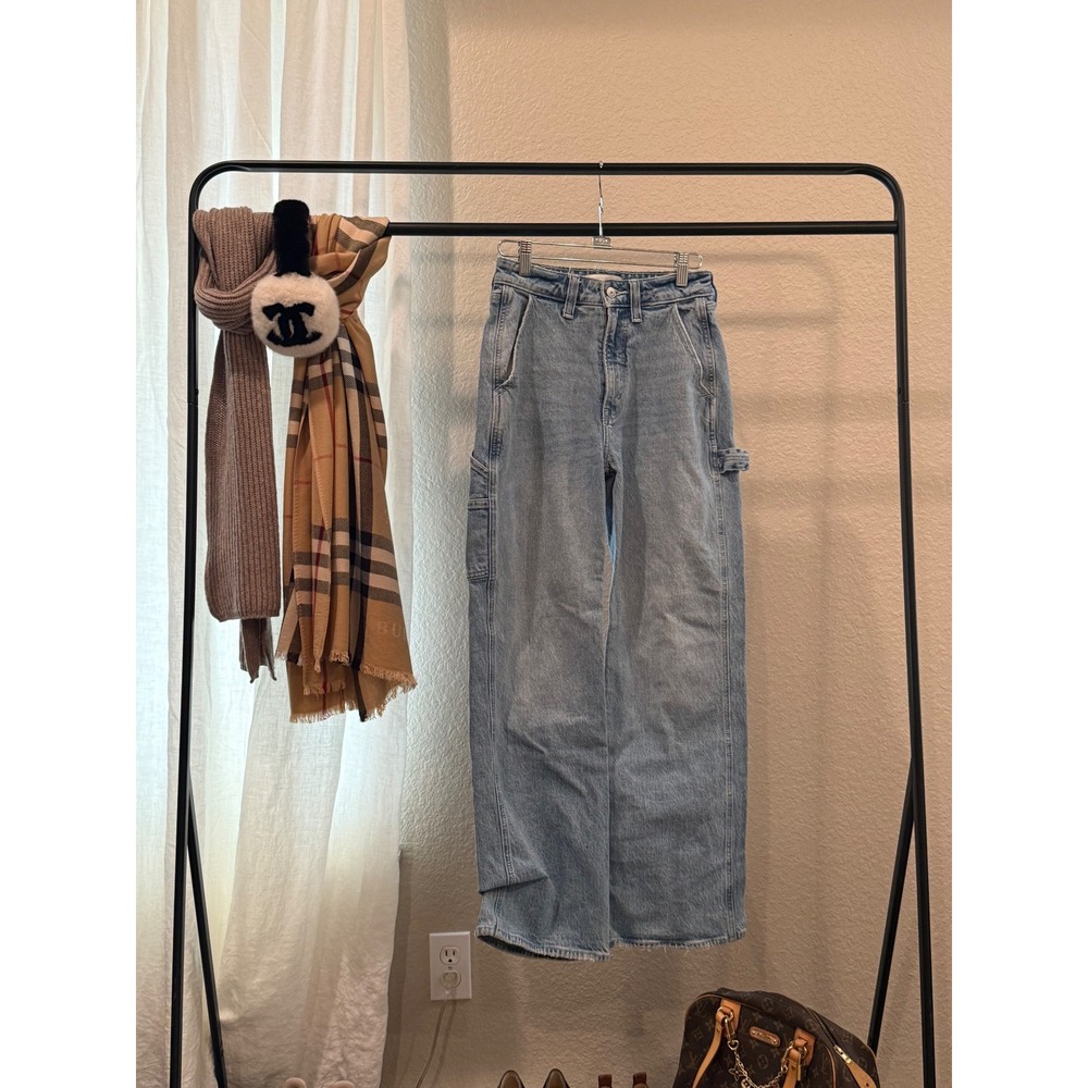 Abercrombie & Fitch Curve Love 90s Relaxed High Rise Carpenter Jeans Light 24